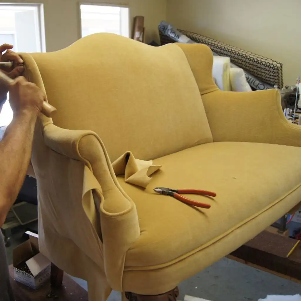 رویه‌کوبی مبل راحتی 2